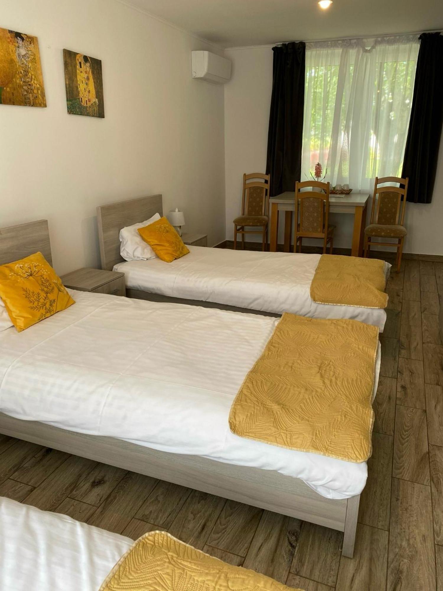 Apartamenty Wakacyjna Wioska Ngo 20M Od Suntago Mszczonow Ngoại thất bức ảnh