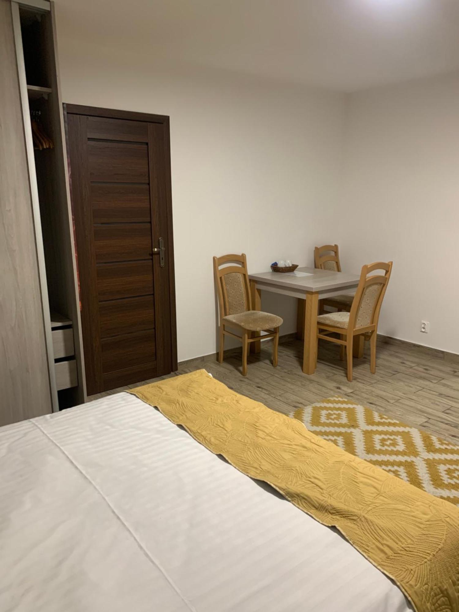 Apartamenty Wakacyjna Wioska Ngo 20M Od Suntago Mszczonow Ngoại thất bức ảnh